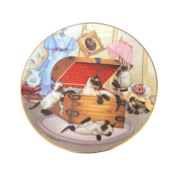 The Hamilton Collection Other - The Hamilton Collection’s Country Kitty Series “Attic Attack” Collector Plate